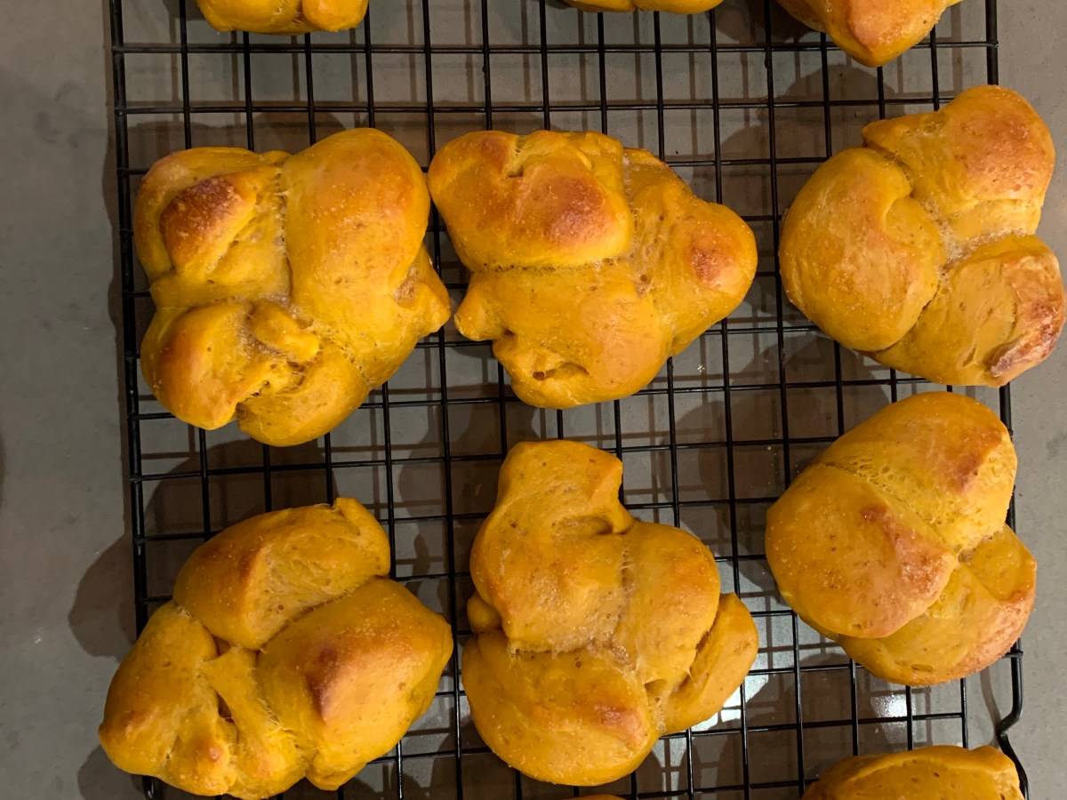 Pumpkin Cloverleaf Dinner&nbsp;Rolls